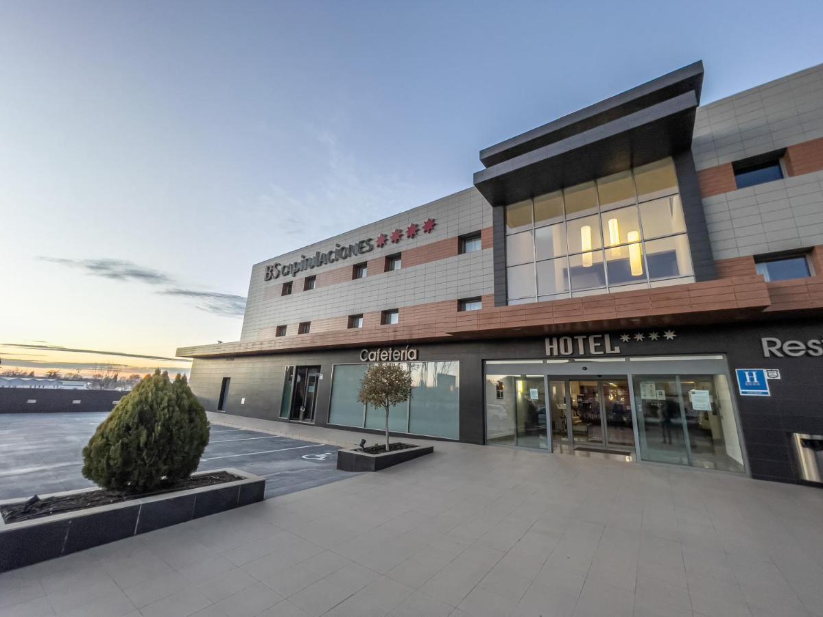 Bs Capitulaciones Santafé Екстериор снимка