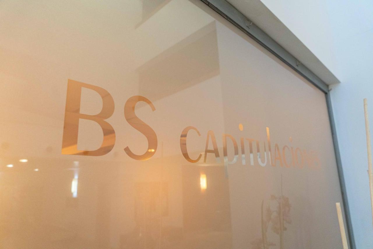 Bs Capitulaciones Santafé Екстериор снимка