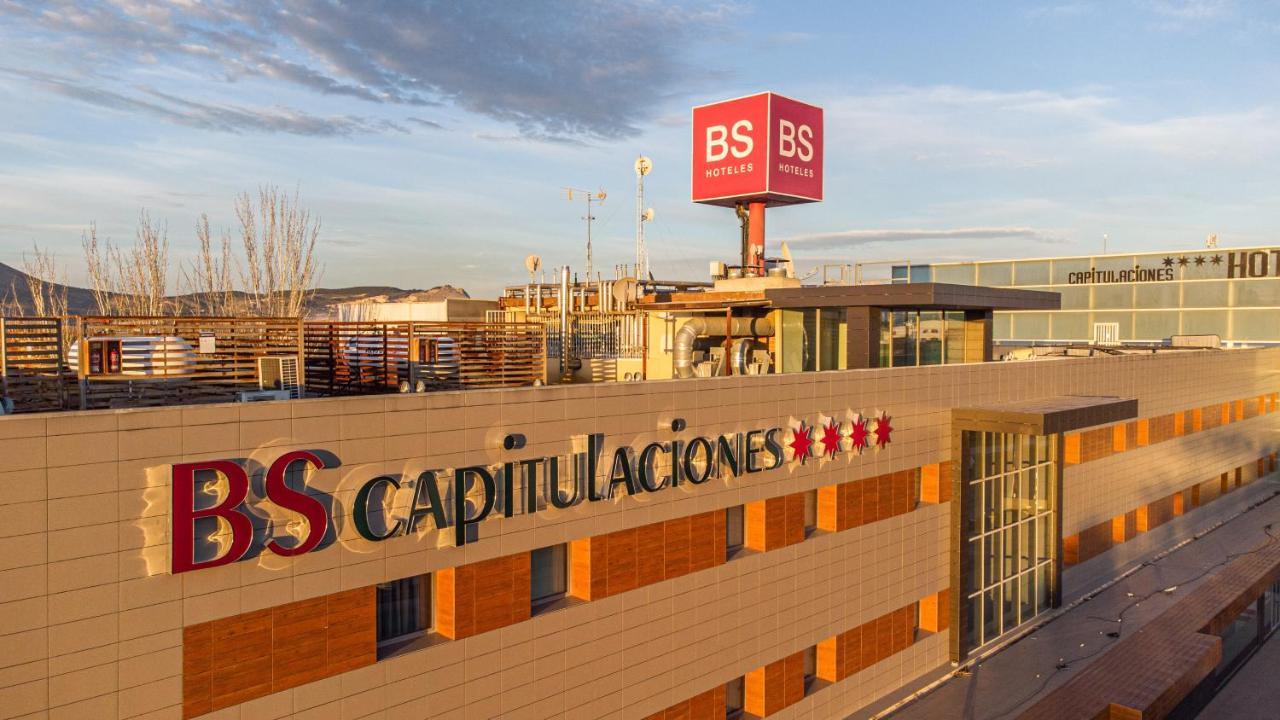Bs Capitulaciones Santafé Екстериор снимка