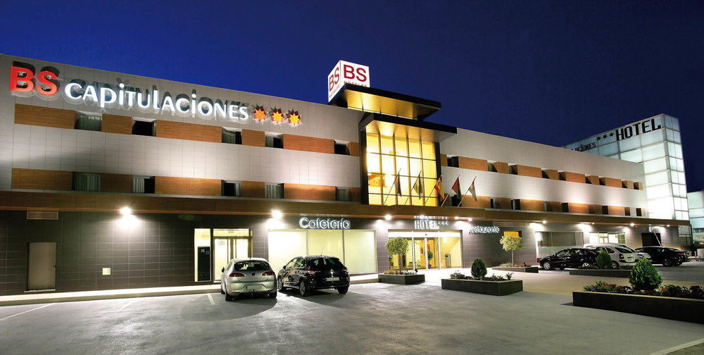 Bs Capitulaciones Santafé Екстериор снимка